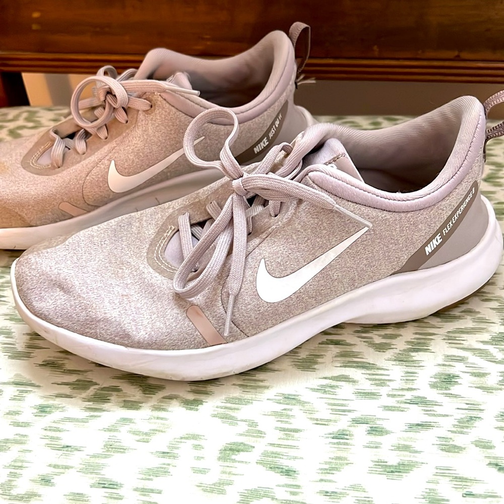 Women’s Nike Flex Experience